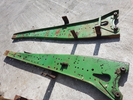John Deere 6610, 6510, 6605 Premuim Main Frame, Mounting Pair L113352, L113353 - Ventana y piezas para Tractor: foto 1 John Deere 6610, 6510, 6605 Premuim Main Frame, Mounting Pair L113352, L113353 - Ventana y piezas para Tractor: foto 1