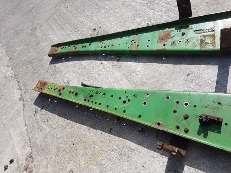 John Deere 6610, 6510, 6605 Premuim Main Frame, Mounting Pair L113352, L113353 - Ventana y piezas para Tractor: foto 2 John Deere 6610, 6510, 6605 Premuim Main Frame, Mounting Pair L113352, L113353 - Ventana y piezas para Tractor: foto 2