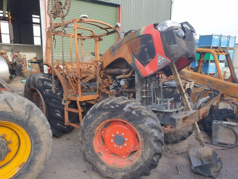 Kubota M5092 Front, Rear Axle, Engine, Transmission, Cab, Hydraulic, Lift, Parts - Motor y piezas: foto 1 Kubota M5092 Front, Rear Axle, Engine, Transmission, Cab, Hydraulic, Lift, Parts - Motor y piezas: foto 1