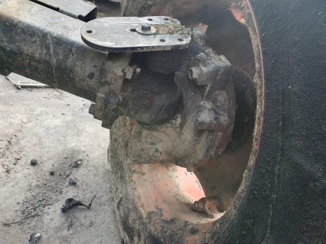 Kubota M5092 Front, Rear Axle, Engine, Transmission, Cab, Hydraulic, Lift, Parts - Motor y piezas: foto 5 Kubota M5092 Front, Rear Axle, Engine, Transmission, Cab, Hydraulic, Lift, Parts - Motor y piezas: foto 5