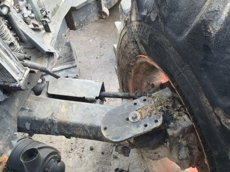 Kubota M5092 Front, Rear Axle, Engine, Transmission, Cab, Hydraulic, Lift, Parts - Motor y piezas: foto 4 Kubota M5092 Front, Rear Axle, Engine, Transmission, Cab, Hydraulic, Lift, Parts - Motor y piezas: foto 4