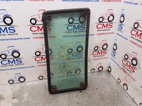 Landini Massey Ferguson 600 Series Cab Knee Glass With Rhs Seal 3301882m1 - Ventana y piezas para Tractor: foto 1 Landini Massey Ferguson 600 Series Cab Knee Glass With Rhs Seal 3301882m1 - Ventana y piezas para Tractor: foto 1