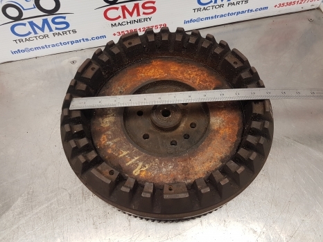 Massey Ferguson 135, 165, 150, 245 Engine Flywheel 734861m91, 31216166 - Volante de inercia para Tractor: foto 5 Massey Ferguson 135, 165, 150, 245 Engine Flywheel 734861m91, 31216166 - Volante de inercia para Tractor: foto 5