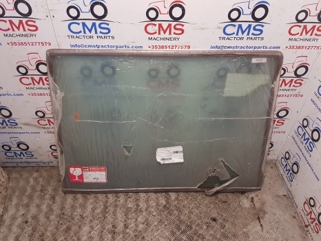 Massey Ferguson 200, 300, 600, Landini Cab Windshield 3301875m1, 3301875m3 - Ventana y piezas para Tractor: foto 1 Massey Ferguson 200, 300, 600, Landini Cab Windshield 3301875m1, 3301875m3 - Ventana y piezas para Tractor: foto 1