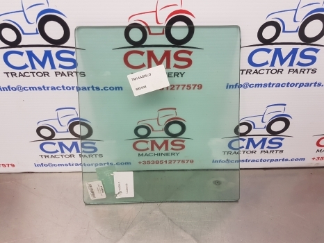 Massey Ferguson 3080, 3050, 3060, 3085 Lower Front Glass 3389391m1, 885938 - Ventana y piezas para Tractor: foto 1 Massey Ferguson 3080, 3050, 3060, 3085 Lower Front Glass 3389391m1, 885938 - Ventana y piezas para Tractor: foto 1
