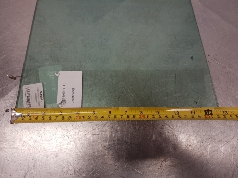 Massey Ferguson 3080, 3050, 3060, 3085 Lower Front Glass 3389391m1, 885938 - Ventana y piezas para Tractor: foto 4 Massey Ferguson 3080, 3050, 3060, 3085 Lower Front Glass 3389391m1, 885938 - Ventana y piezas para Tractor: foto 4