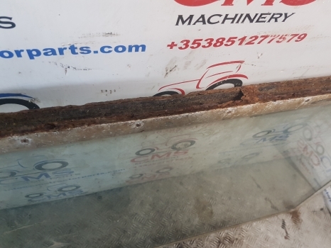 Massey Ferguson 50b Cab Rear Window Glass Mf50b - Ventana y piezas para Tractor: foto 3 Massey Ferguson 50b Cab Rear Window Glass Mf50b - Ventana y piezas para Tractor: foto 3