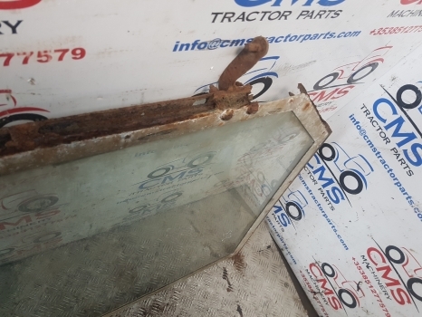 Massey Ferguson 50b Cab Rear Window Glass Mf50b - Ventana y piezas para Tractor: foto 4 Massey Ferguson 50b Cab Rear Window Glass Mf50b - Ventana y piezas para Tractor: foto 4