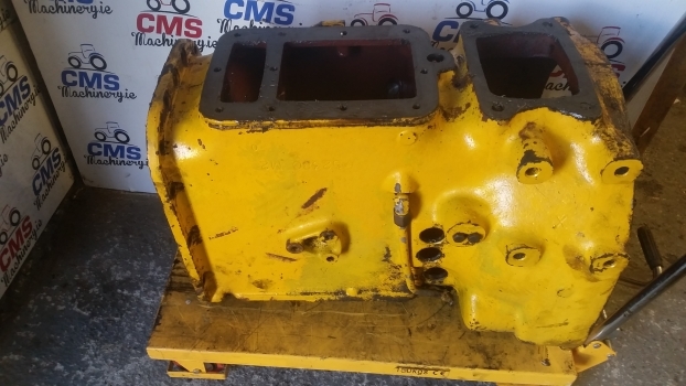 Massey Ferguson 50b Transmission Gearbox Housing 52380m2 - Caja de cambios y piezas para Retroexcavadora: foto 1 Massey Ferguson 50b Transmission Gearbox Housing 52380m2 - Caja de cambios y piezas para Retroexcavadora: foto 1
