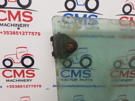 Massey Ferguson 690, 698, 699 Cab Side Window Glass Tg1249, 3302705m4, 3301819m1 - Ventana y piezas: foto 3 Massey Ferguson 690, 698, 699 Cab Side Window Glass Tg1249, 3302705m4, 3301819m1 - Ventana y piezas: foto 3