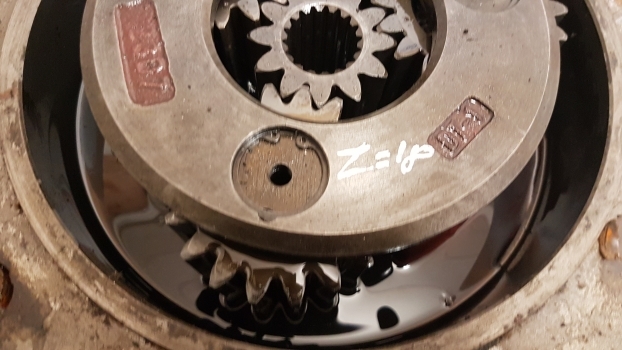 Massey Ferguson 8100 Series Hub Cover With Planetary And Sun Gears 3429856m1 - Eje delantero para Tractor: foto 3 Massey Ferguson 8100 Series Hub Cover With Planetary And Sun Gears 3429856m1 - Eje delantero para Tractor: foto 3