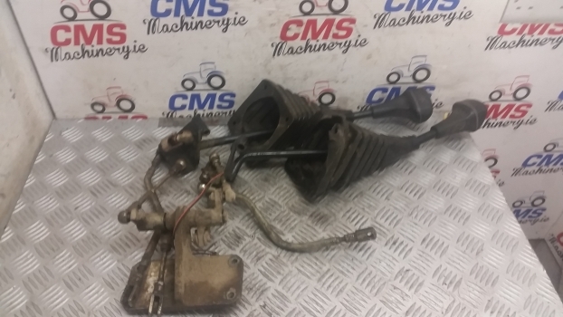 New Holland Backhoe Control Levers (85803802, 85803784) And Assy (85804899) - Cabina e interior para Retroexcavadora: foto 1 New Holland Backhoe Control Levers (85803802, 85803784) And Assy (85804899) - Cabina e interior para Retroexcavadora: foto 1