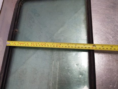 New Holland Ford Fiat Case Tm, 60, Mxm, M 6635, Cab Back Glass Lower 82000485 - Ventana y piezas: foto 5 New Holland Ford Fiat Case Tm, 60, Mxm, M 6635, Cab Back Glass Lower 82000485 - Ventana y piezas: foto 5