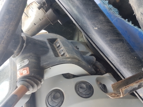 New Holland T5.95, T5.105, T5.115 Steering Column And Steering Wheel 84372908 - Columna de dirección para Tractor: foto 1 New Holland T5.95, T5.105, T5.115 Steering Column And Steering Wheel 84372908 - Columna de dirección para Tractor: foto 1