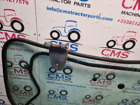New Holland Ts115a, T7000, Case Series, Cab Back Window Assy 87663400, 82030887 - Ventana y piezas: foto 4 New Holland Ts115a, T7000, Case Series, Cab Back Window Assy 87663400, 82030887 - Ventana y piezas: foto 4