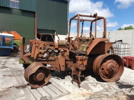 John Deere 7700 Front Rear Axle, Engine, Transmission, Lift Parts Nut - Piezas de recambio para Tractor: foto 1 John Deere 7700 Front Rear Axle, Engine, Transmission, Lift Parts Nut - Piezas de recambio para Tractor: foto 1