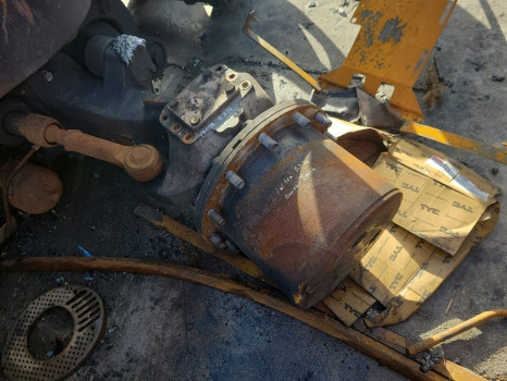 Valtra S374 Front Axle Hub Rhs Complete 770/624 7700609201, 7700610501 - Eje delantero: foto 2 Valtra S374 Front Axle Hub Rhs Complete 770/624 7700609201, 7700610501 - Eje delantero: foto 2