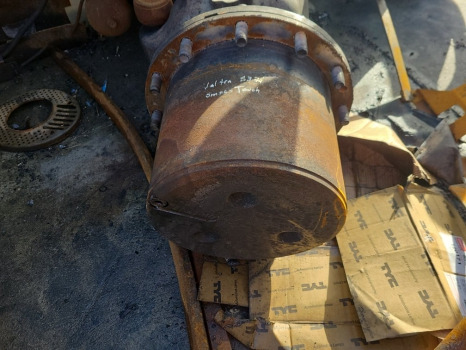 Valtra S374 Front Axle Hub Rhs Complete 770/624 7700609201, 7700610501 - Eje delantero: foto 3 Valtra S374 Front Axle Hub Rhs Complete 770/624 7700609201, 7700610501 - Eje delantero: foto 3