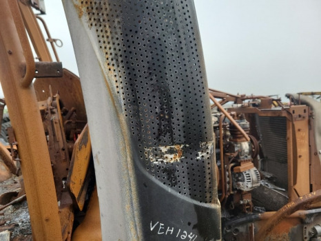 Valtra T174ea Engine Exhaust Stack Pipe Acv016170c, Acv0199870 - Motor y piezas para Maquinaria agrícola: foto 4 Valtra T174ea Engine Exhaust Stack Pipe Acv016170c, Acv0199870 - Motor y piezas para Maquinaria agrícola: foto 4