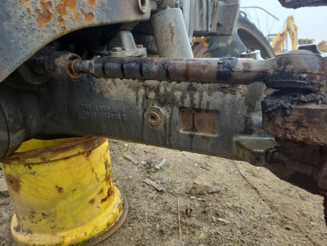 Valtra T174ea Front axle housing rhs 755.01.059.61 - Eje delantero para Maquinaria agrícola: foto 2 Valtra T174ea Front axle housing rhs 755.01.059.61 - Eje delantero para Maquinaria agrícola: foto 2
