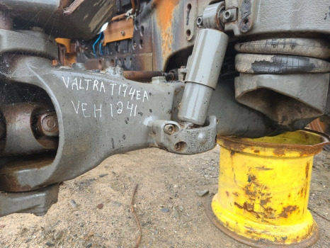 Valtra T174ea Front axle housing rhs 755.01.059.61 - Eje delantero para Maquinaria agrícola: foto 1 Valtra T174ea Front axle housing rhs 755.01.059.61 - Eje delantero para Maquinaria agrícola: foto 1