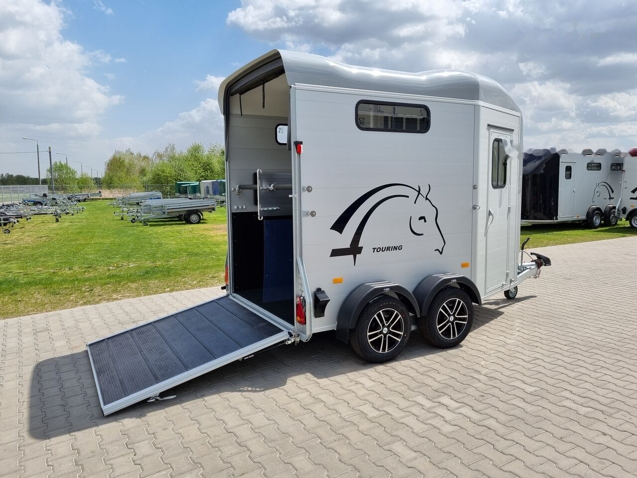Leasing de Cheval Liberté Touring Country + front gate + saddle room trailer for 2 horses Cheval Liberté Touring Country + front gate + saddle room trailer for 2 horses: foto 22