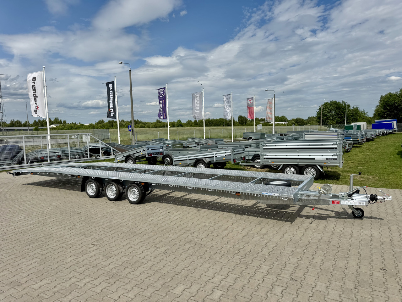NIEWIADÓW Indiana 9m x 2.1 m | 3.5T - Remolque portavehículos: foto 2 NIEWIADÓW Indiana 9m x 2.1 m | 3.5T - Remolque portavehículos: foto 2