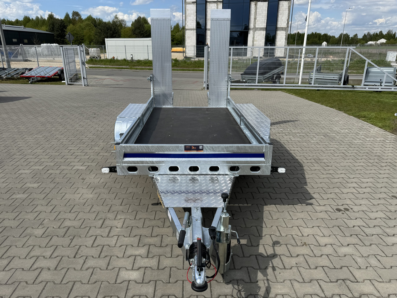 Wiola B2730 GVW 2700 kg machine transporter mini excavator 292x142 cm - Remolque porta maquinaria: foto 4 Wiola B2730 GVW 2700 kg machine transporter mini excavator 292x142 cm - Remolque porta maquinaria: foto 4