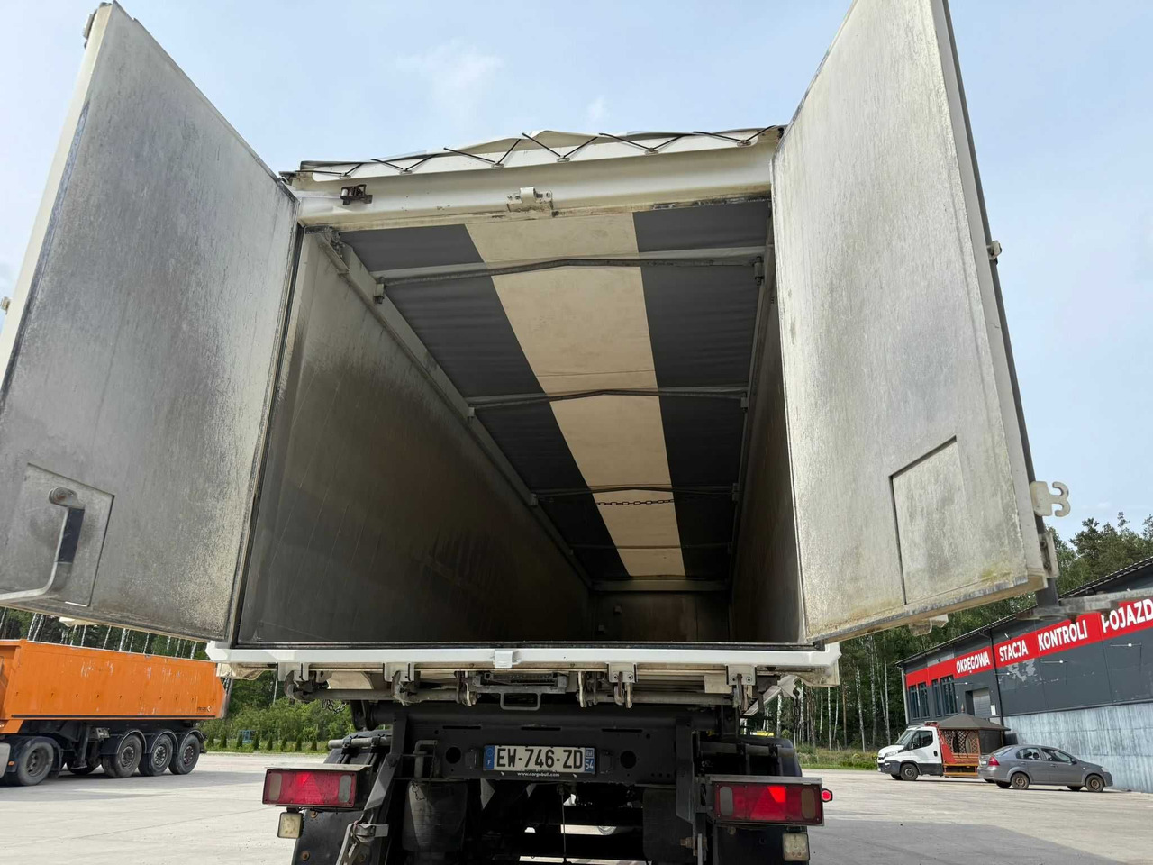 Wywrotka Schmitz 59 m3, 2018 rok, oś podnoszona, drzwi z Francji - Semirremolque volquete: foto 4 Wywrotka Schmitz 59 m3, 2018 rok, oś podnoszona, drzwi z Francji - Semirremolque volquete: foto 4