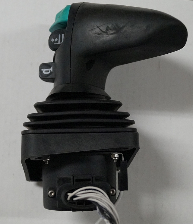 Jungheinrich 51585597 | Joystick Multipilot SN P5300006957H S180100361423 Q630 - Sistema eléctrico para Equipo de manutención: foto 2 Jungheinrich 51585597 | Joystick Multipilot SN P5300006957H S180100361423 Q630 - Sistema eléctrico para Equipo de manutención: foto 2