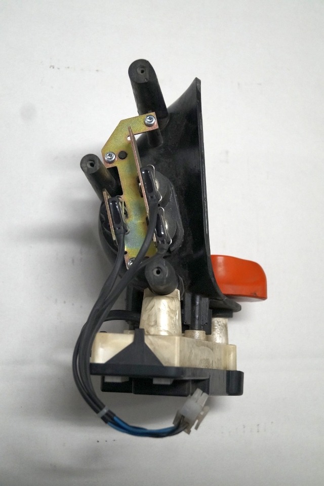 Linde 1443605100 | Rijschakelaar Control handle Control module - Sistema eléctrico para Equipo de manutención: foto 3 Linde 1443605100 | Rijschakelaar Control handle Control module - Sistema eléctrico para Equipo de manutención: foto 3