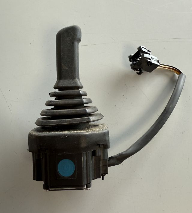 Linde 409324 | Joystick Single Axis Still no. 8409324 sn 0645 127 - Sistema eléctrico para Equipo de manutención: foto 1 Linde 409324 | Joystick Single Axis Still no. 8409324 sn 0645 127 - Sistema eléctrico para Equipo de manutención: foto 1