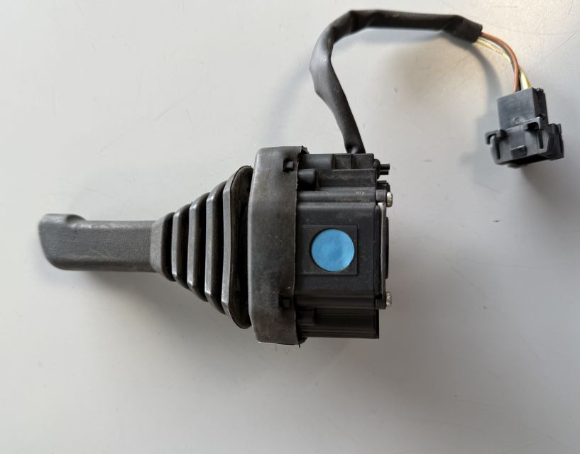 Linde 409324 | Joystick Single Axis Still no. 8409324 sn 0651 63 - Sistema eléctrico para Equipo de manutención: foto 1 Linde 409324 | Joystick Single Axis Still no. 8409324 sn 0651 63 - Sistema eléctrico para Equipo de manutención: foto 1
