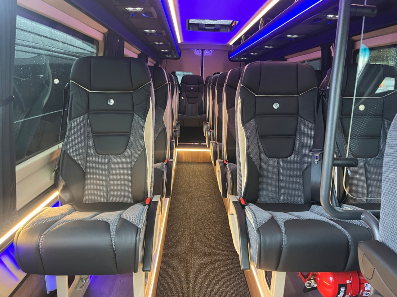 Mercedes-Benz Sprinter 519 AWD 4x4 TOURIST / 21 to 24 Seats - Minibús, Furgoneta de pasajeros: foto 4 Mercedes-Benz Sprinter 519 AWD 4x4 TOURIST / 21 to 24 Seats - Minibús, Furgoneta de pasajeros: foto 4
