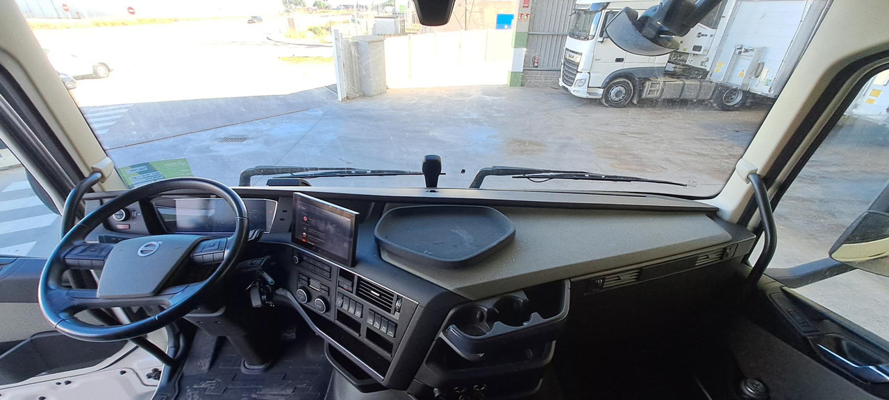 Cabeza tractora Volvo FH 460 Globetrotter XL Retarder i-Save: foto 10