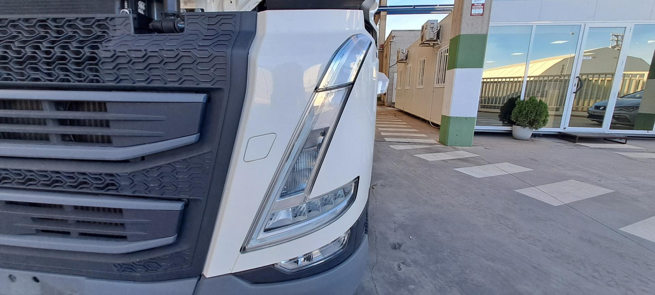 Cabeza tractora Volvo FH 460 Globetrotter XL Retarder i-Save: foto 9