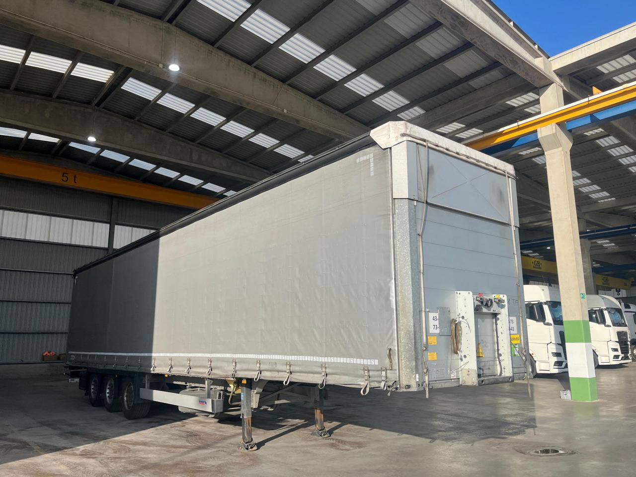 Schmitz Cargobull SCS24/L Varios - Semirremolque lona: foto 2 Schmitz Cargobull SCS24/L Varios - Semirremolque lona: foto 2