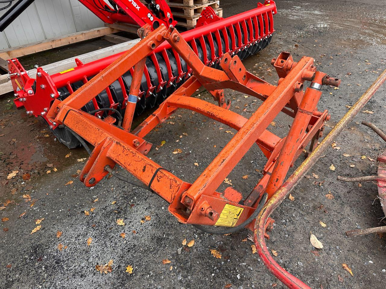 Kuhn Hubgerüst / Hitch - Equipo para trabajo del suelo: foto 2 Kuhn Hubgerüst / Hitch - Equipo para trabajo del suelo: foto 2