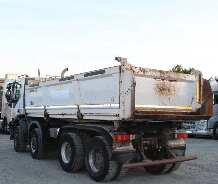Iveco Trakker 450 |8x4 | Wywrotka trójstronna Meiller Bordmatik | Euro 5 | - Camión volquete: foto 5 Iveco Trakker 450 |8x4 | Wywrotka trójstronna Meiller Bordmatik | Euro 5 | - Camión volquete: foto 5