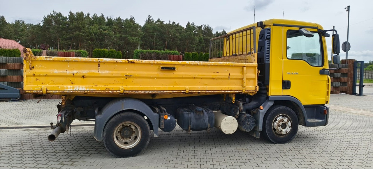 MAN TGL 8.210 * 2007 * 3-stronny KIPER * NOWE OPONY * MANUAL * RESOR * 3 MIEJSCA - Camión volquete: foto 4 MAN TGL 8.210 * 2007 * 3-stronny KIPER * NOWE OPONY * MANUAL * RESOR * 3 MIEJSCA - Camión volquete: foto 4