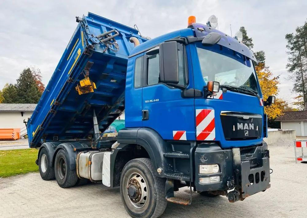 MAN TGS 26.440 6x6 Hydrodrive – Meiller 3-stronny wywrotka / Manual / Retarder / Tempomat / Euro 5 - Camión volquete: foto 4 MAN TGS 26.440 6x6 Hydrodrive – Meiller 3-stronny wywrotka / Manual / Retarder / Tempomat / Euro 5 - Camión volquete: foto 4