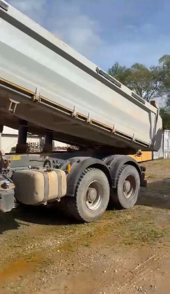 Mercedes-Benz AROCS 4143 8x4 | BORTMATIC - wywrotka trójstronna | Retarder |Zawieszenie na resorach | - Camión volquete: foto 4 Mercedes-Benz AROCS 4143 8x4 | BORTMATIC - wywrotka trójstronna | Retarder |Zawieszenie na resorach | - Camión volquete: foto 4