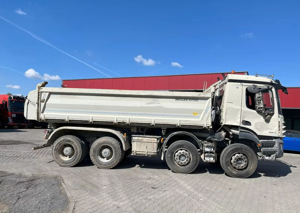 Mercedes-Benz Arocs 3246 / 8x4 / Trójstronna Wywrotka / Bordmatic / Euro 6 / Uszkodzony - Camión volquete: foto 5 Mercedes-Benz Arocs 3246 / 8x4 / Trójstronna Wywrotka / Bordmatic / Euro 6 / Uszkodzony - Camión volquete: foto 5