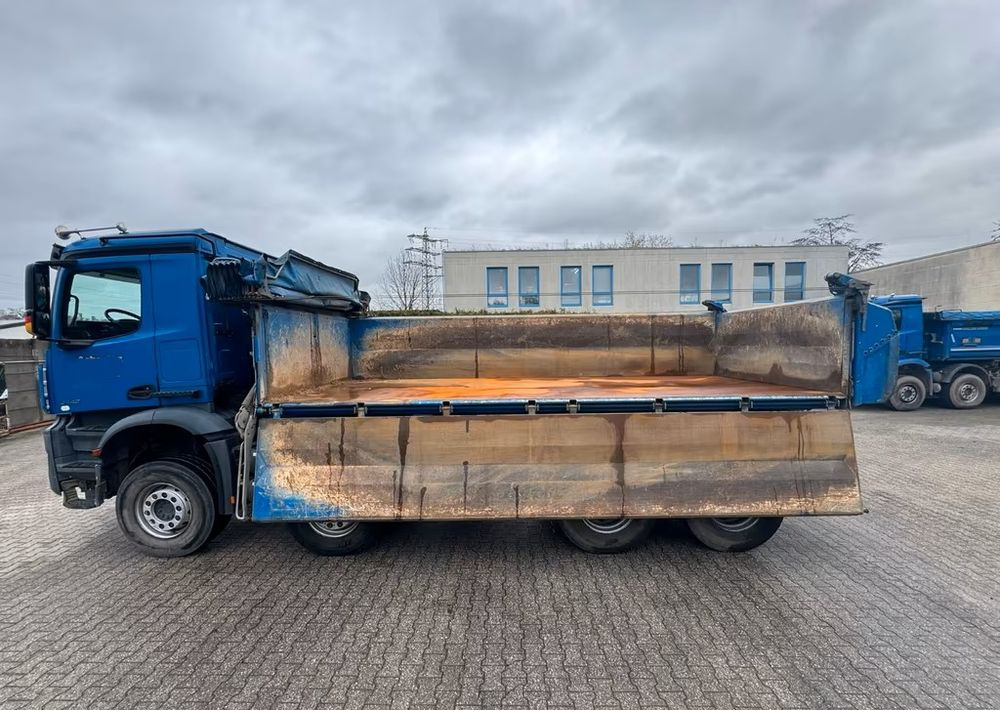 Mercedes-Benz Arocs 3442 / 8x4 / 3-stronny Kipper / TYLKO 160 000 km / Euro 6 / Automatik - Camión volquete: foto 3 Mercedes-Benz Arocs 3442 / 8x4 / 3-stronny Kipper / TYLKO 160 000 km / Euro 6 / Automatik - Camión volquete: foto 3