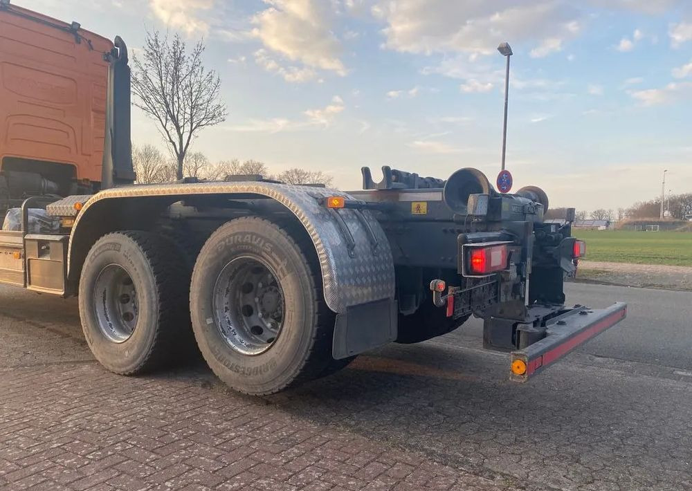Volvo FH 460/6X4/OŚ PODNOSZONA Z NAPĘDEM/HAKOWIEC MEILLER/EURO6 - Camión multibasculante: foto 3 Volvo FH 460/6X4/OŚ PODNOSZONA Z NAPĘDEM/HAKOWIEC MEILLER/EURO6 - Camión multibasculante: foto 3