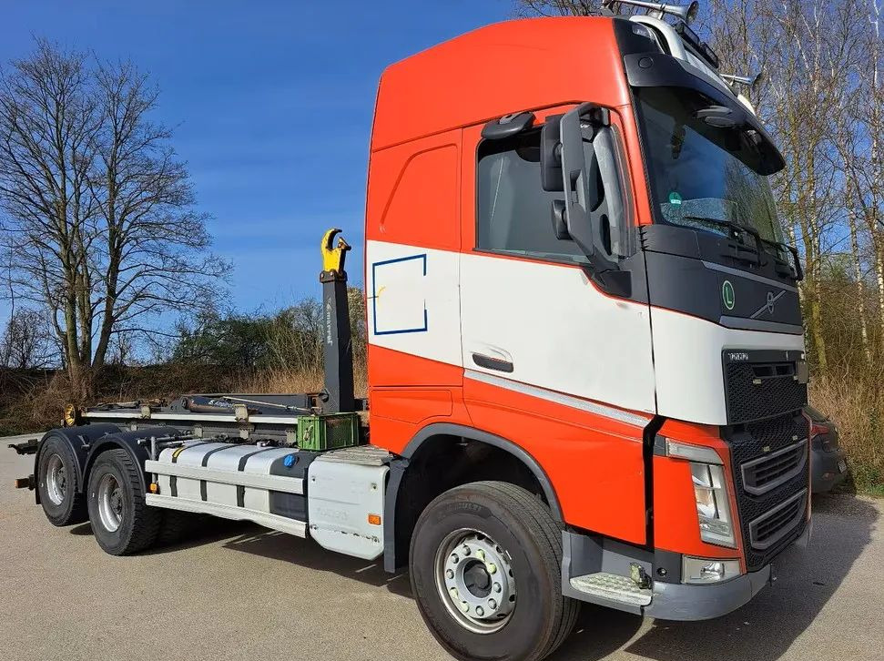 Volvo FH 64 R510 High-Line • 6x4 • Klimatyzacja postojowa • Hakowiec• Euro6 • zawieszenie pneumatyczne - Camión multibasculante: foto 1 Volvo FH 64 R510 High-Line • 6x4 • Klimatyzacja postojowa • Hakowiec• Euro6 • zawieszenie pneumatyczne - Camión multibasculante: foto 1