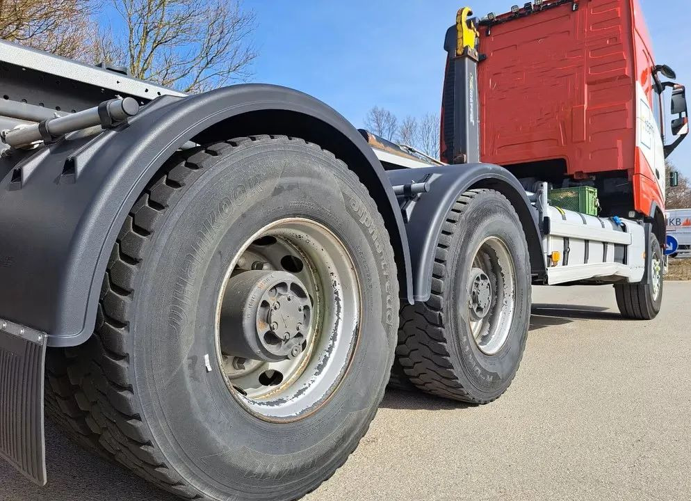 Volvo FH 64 R510 High-Line • 6x4 • Klimatyzacja postojowa • Hakowiec• Euro6 • zawieszenie pneumatyczne - Camión multibasculante: foto 5 Volvo FH 64 R510 High-Line • 6x4 • Klimatyzacja postojowa • Hakowiec• Euro6 • zawieszenie pneumatyczne - Camión multibasculante: foto 5