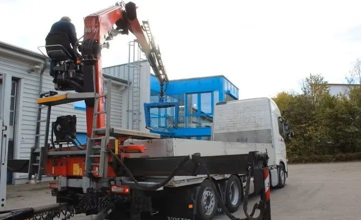 Volvo FH500 6x2 | Platforma z HDS Fassi F215A7 - Sterowanie radiowe | Euro 6 | Automatyczna skrzynia | 390 000 km - Camión caja abierta, Camión grúa: foto 4 Volvo FH500 6x2 | Platforma z HDS Fassi F215A7 - Sterowanie radiowe | Euro 6 | Automatyczna skrzynia | 390 000 km - Camión caja abierta, Camión grúa: foto 4