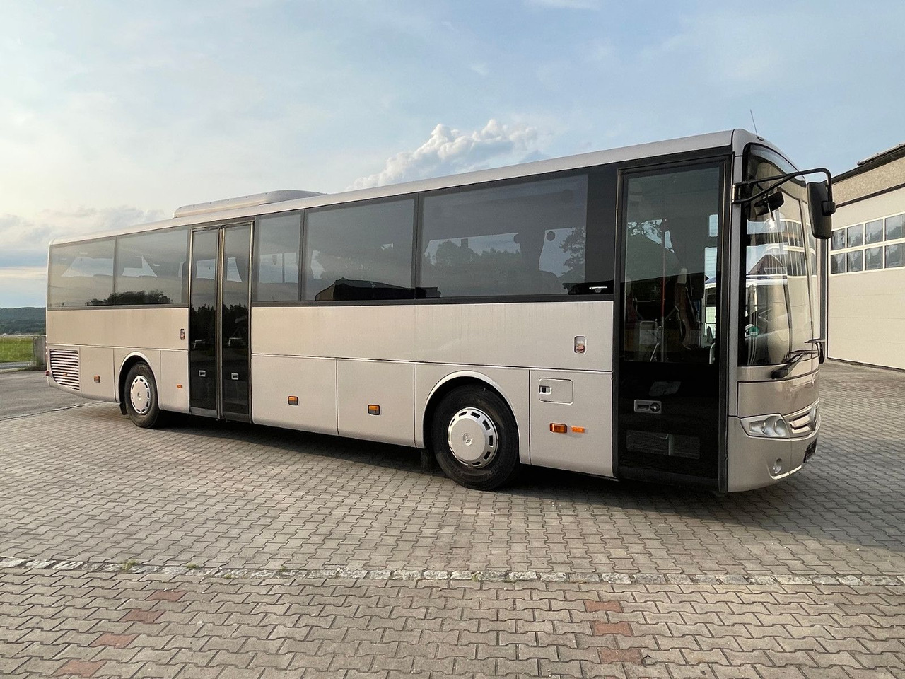 Mercedes-Benz Intouro Euro 6 mit 57 Plätzen - Autobús suburbano: foto 5 Mercedes-Benz Intouro Euro 6 mit 57 Plätzen - Autobús suburbano: foto 5