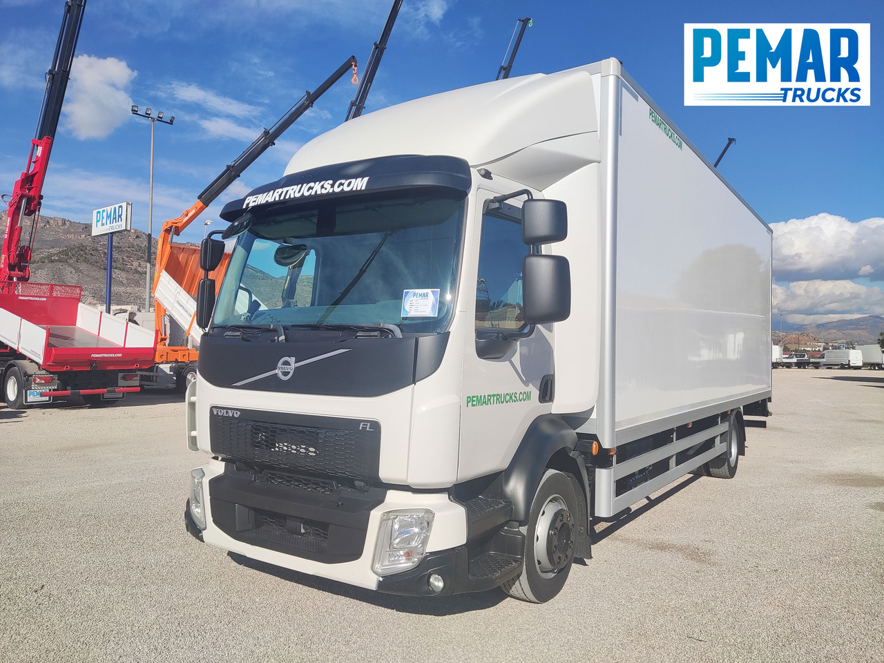 VOLVO FL 210 12T CAJA CERRADA - Camión caja cerrada: foto 1 VOLVO FL 210 12T CAJA CERRADA - Camión caja cerrada: foto 1